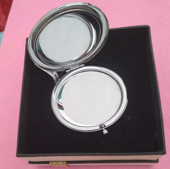 Butterfly Compact Mirror - Picture 2 of 6